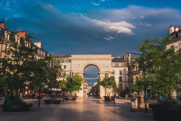 Dijon,Triumphal,Arch,Square,,A,Little,Town,In,France