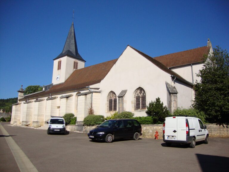 Chassagne-Montrachet_(Côte-d'Or,_Fr)_église